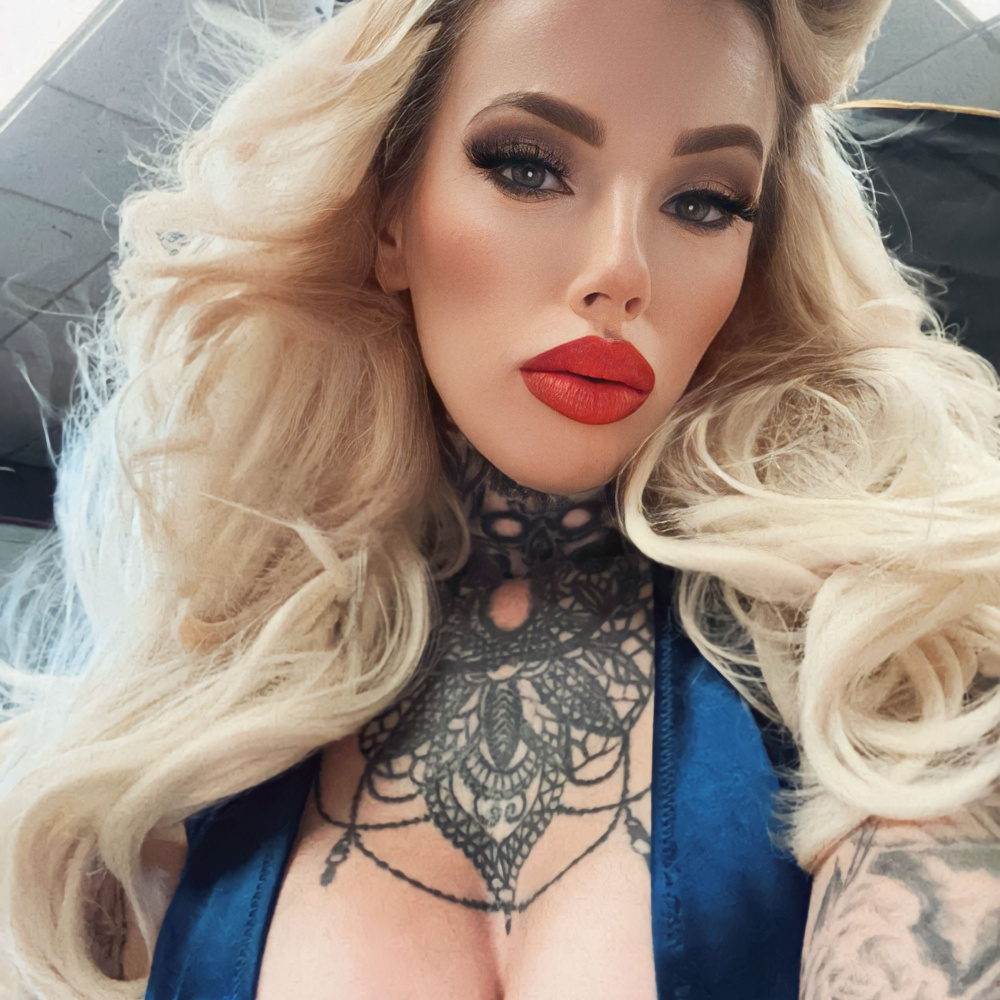 Elite British tattooed dominatrix 